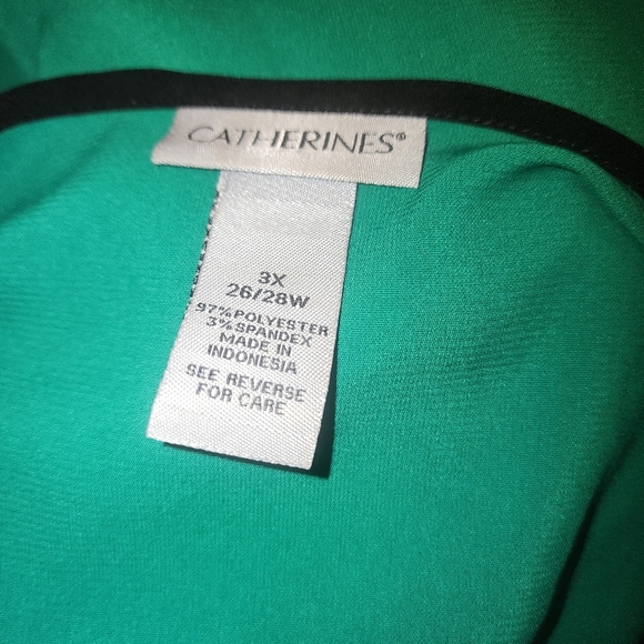 ❥Very Ritzy Catherine's teal top with striking black geometric pattern accents - Picture 6 of 6